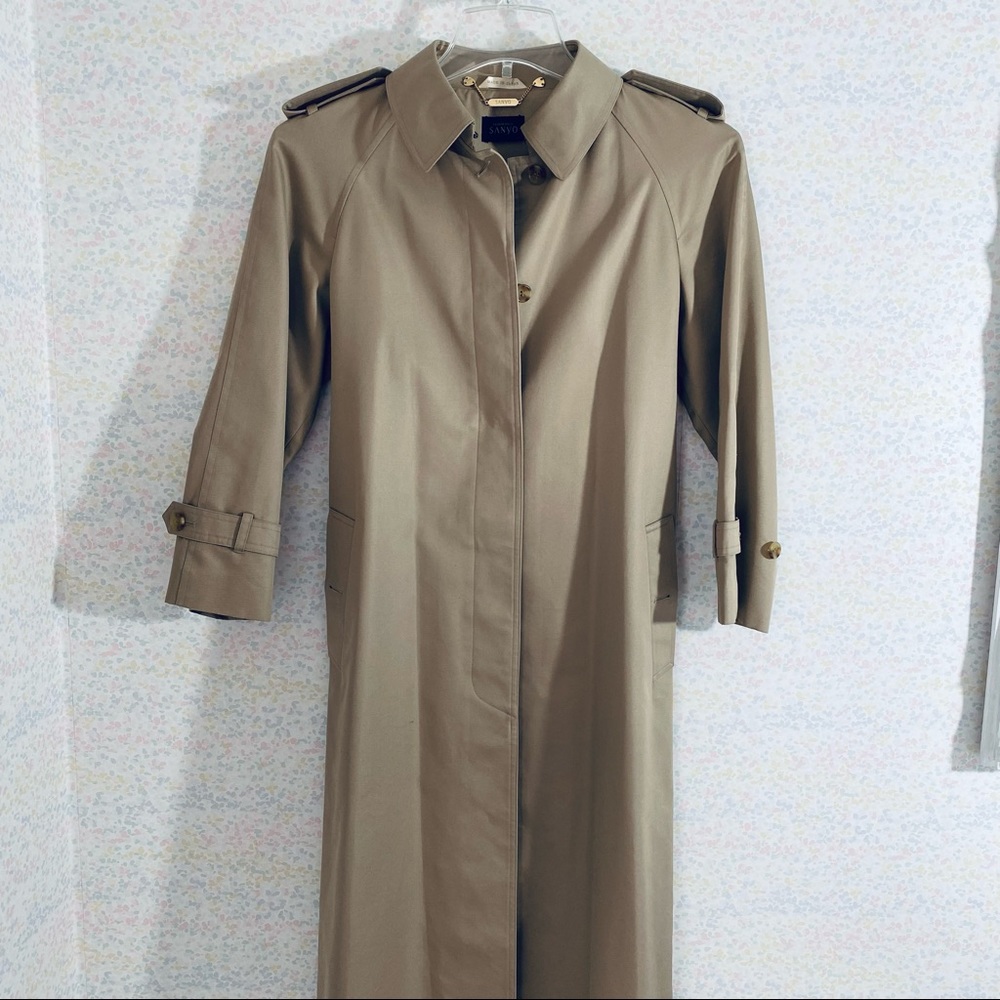 Sanyo Trench Coat Size 4P NWOT